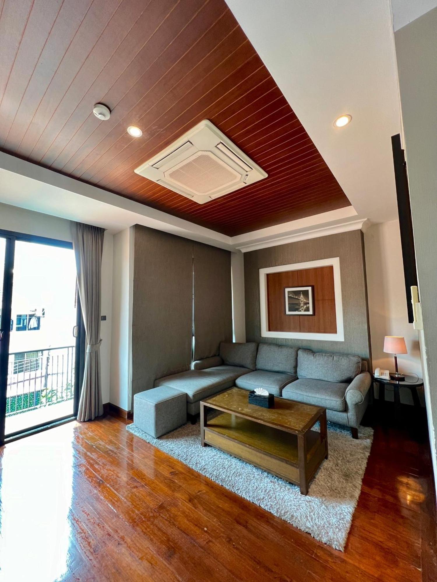 Yotaka Bangkok Hotel Екстер'єр фото