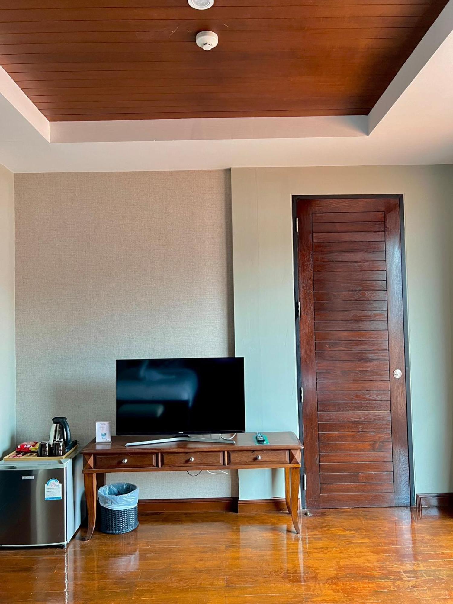 Yotaka Bangkok Hotel Екстер'єр фото