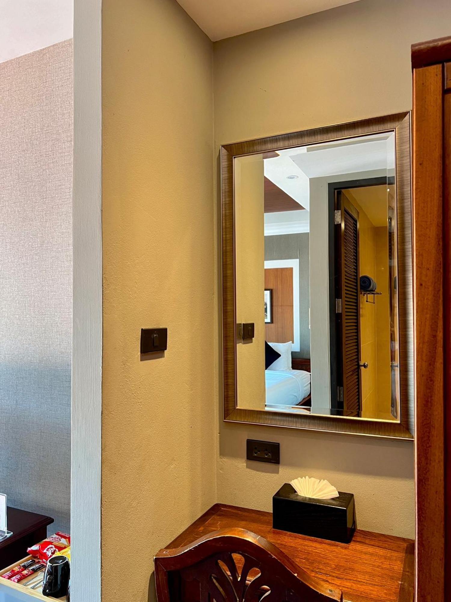 Yotaka Bangkok Hotel Екстер'єр фото