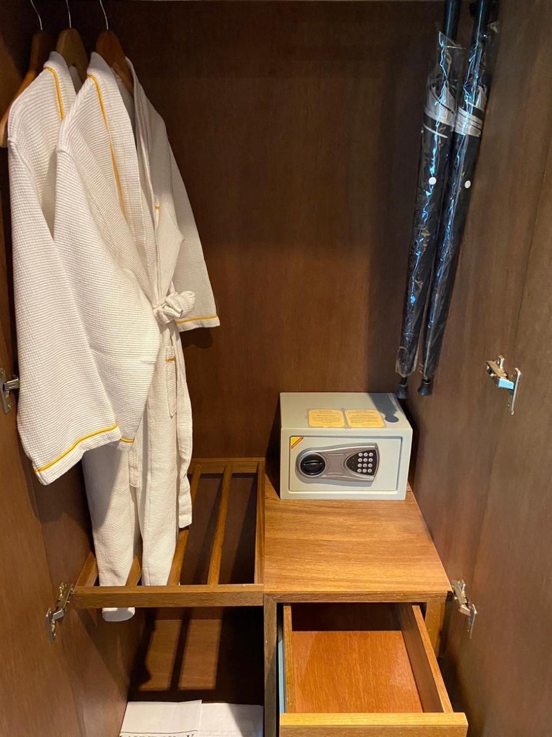 Yotaka Bangkok Hotel Екстер'єр фото